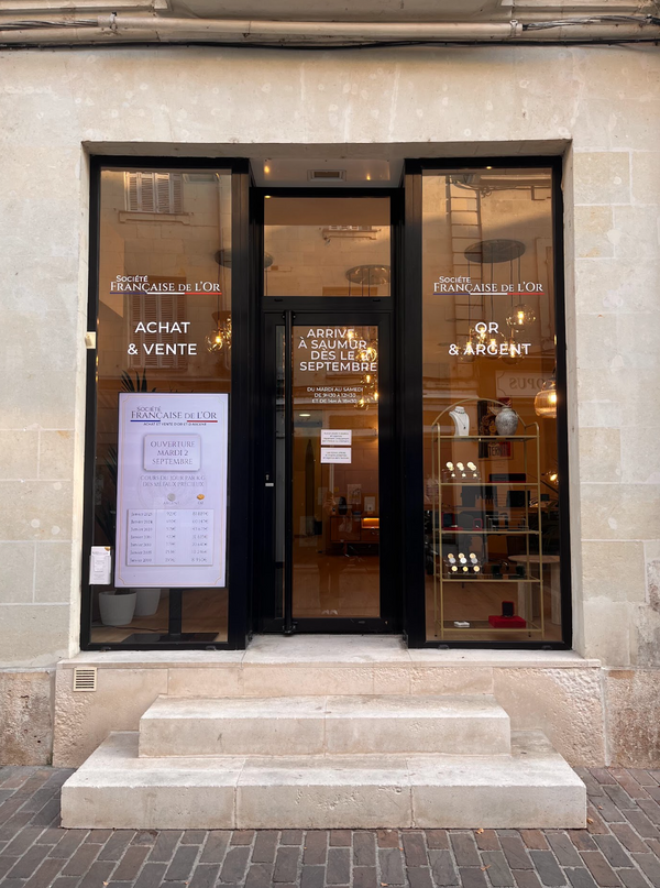 Devanture de l'agence Société Française de l'Or à Saumur, 33 rue Saint Nicolas